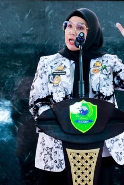 Andi Ina Sebut Ditangan Guru, Anak-anak Barru Bisa Berdaya Saing